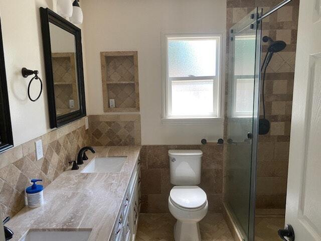 Building Photo - 1615-1617 D St, Unit 1615D