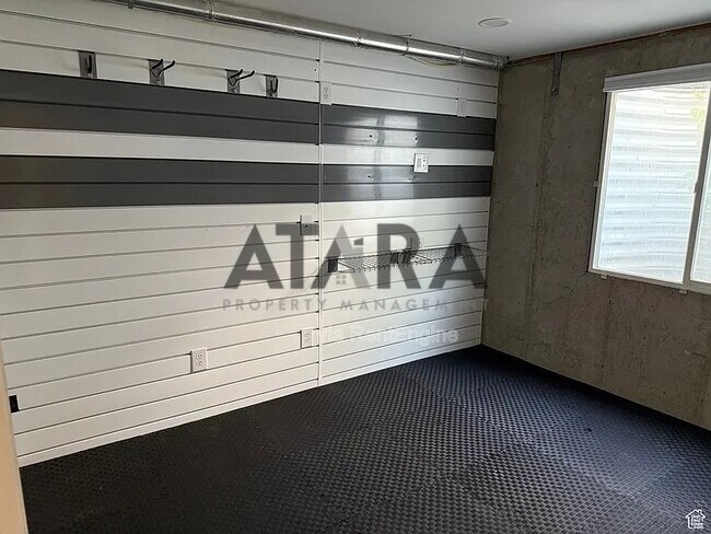 Building Photo - 941 Fremont Rd