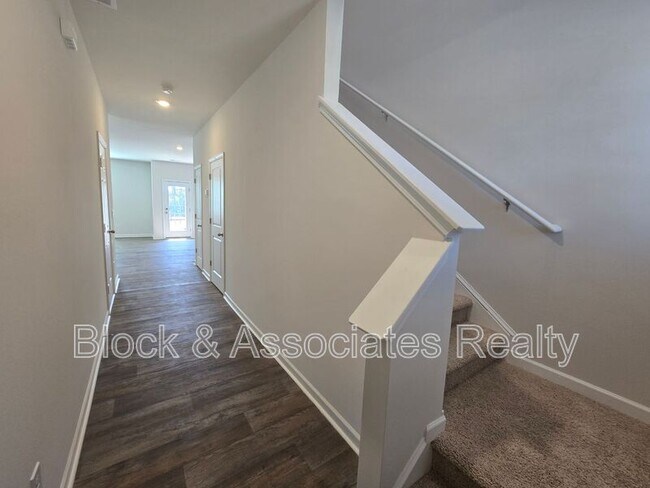 Building Photo - 1202 Broholmer Ln