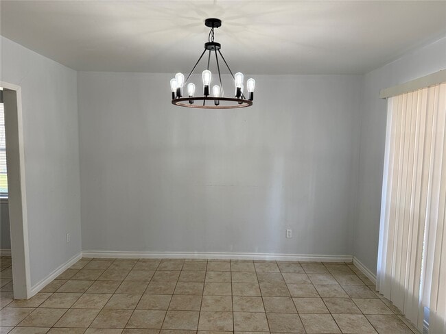 Building Photo - 1014 Robinson St