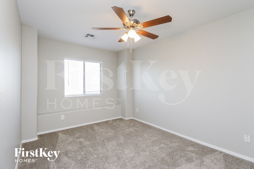 Building Photo - 39405 N Marla Cir