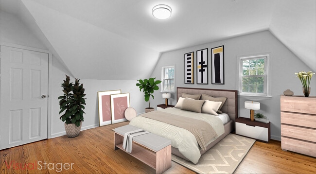 virtually staged - 18284 Radnor Rd