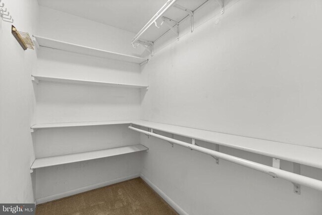 Building Photo - 4706 Bates Dr
