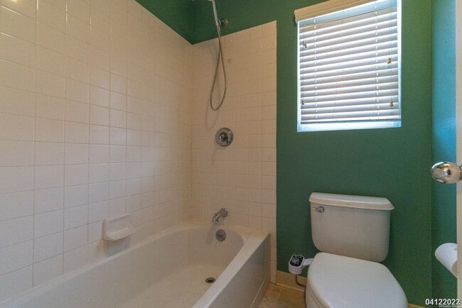Building Photo - PRIME CORNER UNIT WITH CENTRAL AC!!! 3BR, 2.5BA WITH 2-CAR GARAGE