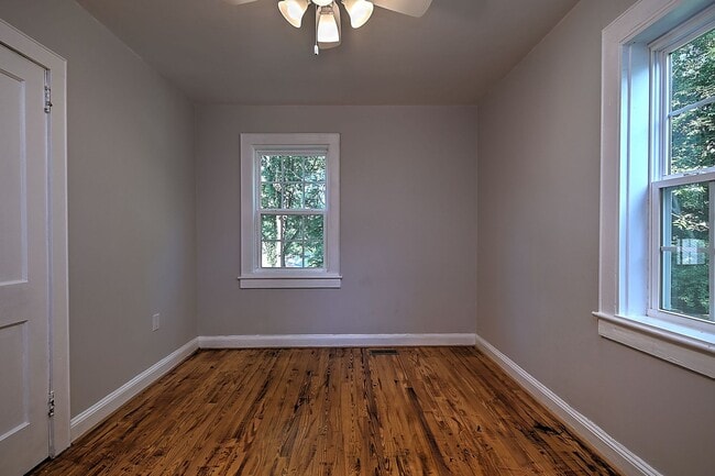 Building Photo - 608 Forest St