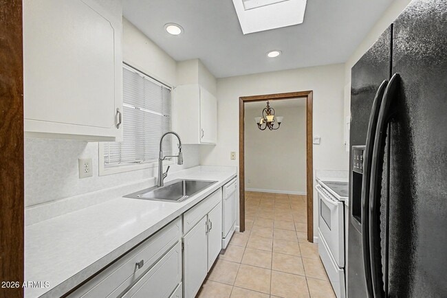 Building Photo - 13622 N 98th Ave