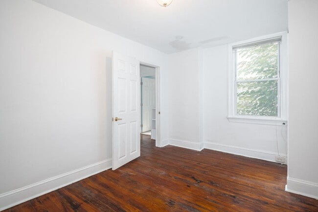 Building Photo - Two Bed Point Breeze Townhouse