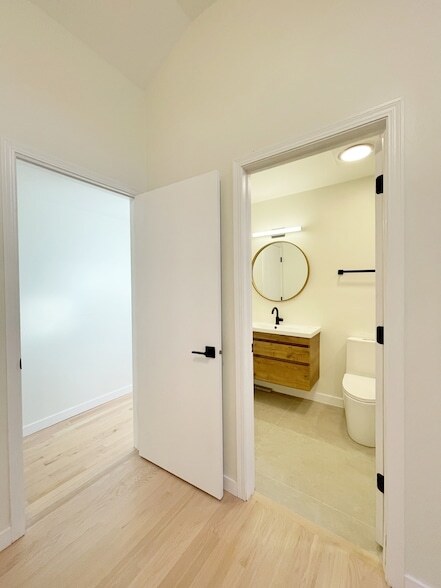 Building Photo - 516 S Campbell Ave