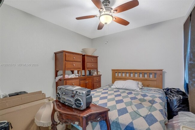 Building Photo - 862 W 79th St