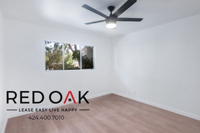 Building Photo - Modern, Spacious, Remodeled One Bedroom wi...