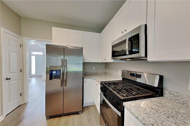 Building Photo - 1209 Lainster Dr SE