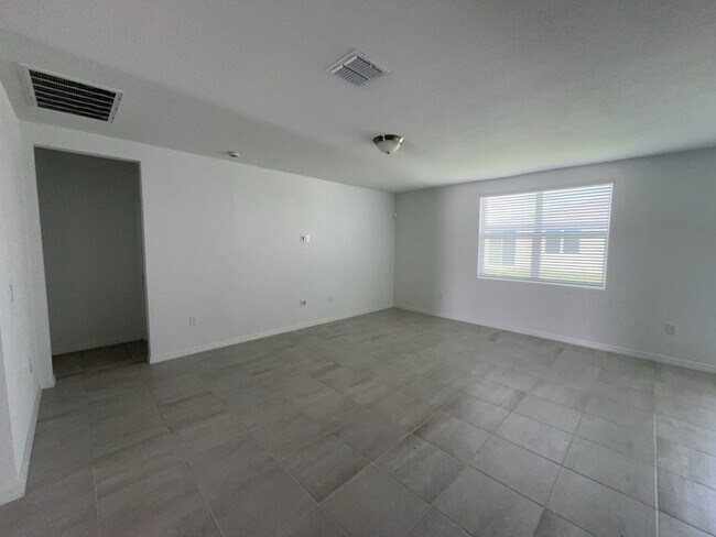 Building Photo - 4917 Kaia Ave