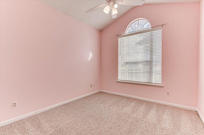 Building Photo - 1140 Parkside Trail