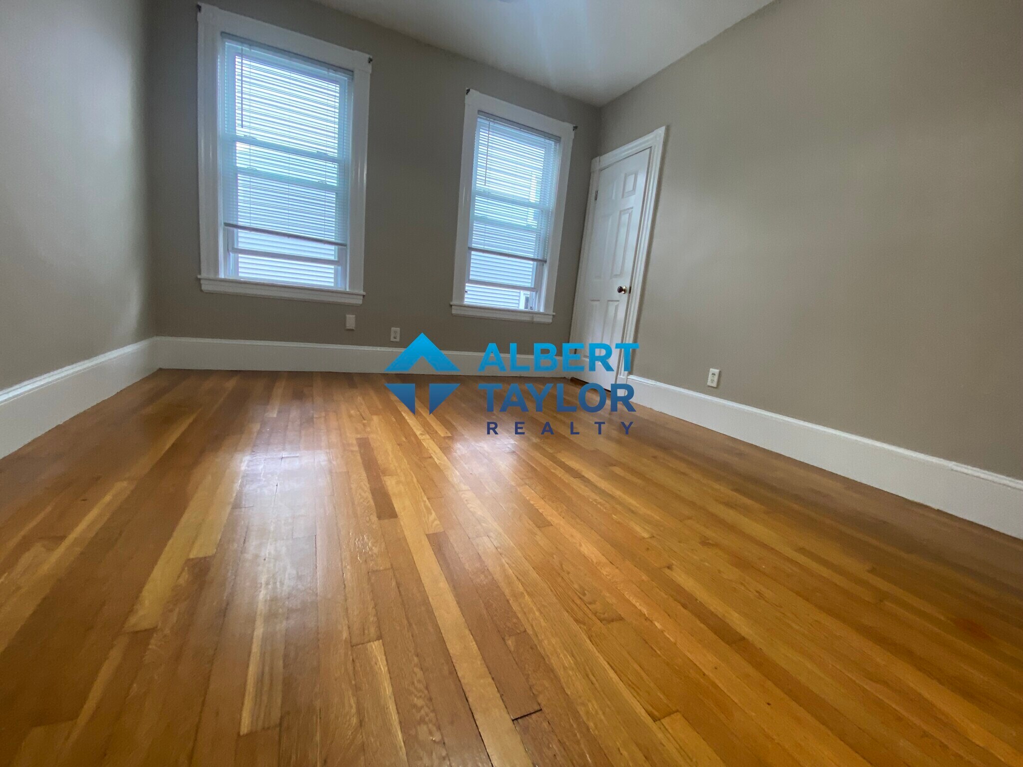 Building Photo - 1 Parker Hill Ter