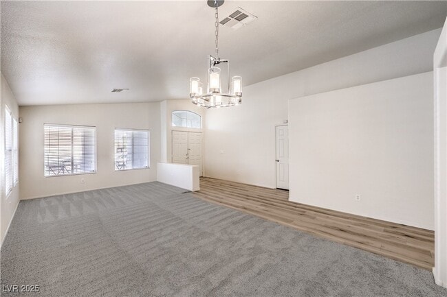 Building Photo - 1851 Vista Pointe Ave