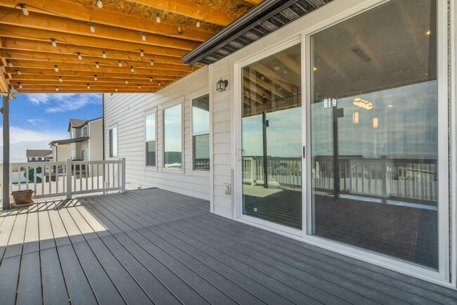 Building Photo - 2468 N Paintbrush Dr