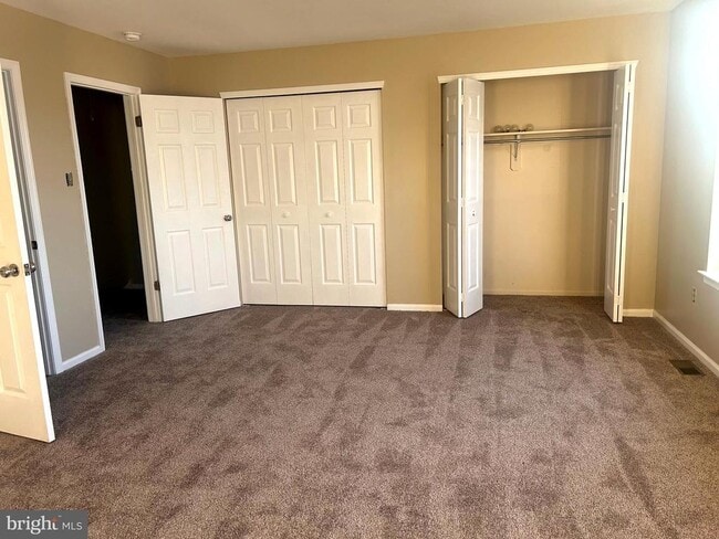 Building Photo - 1020 Hillsboro Ct