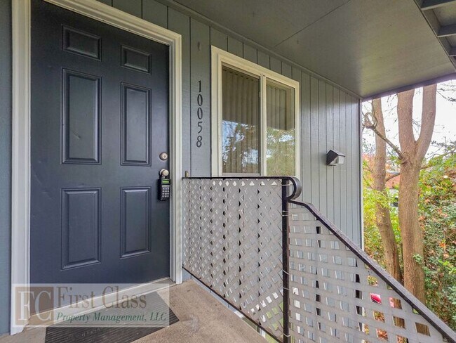 Building Photo - 10058 SW Garrett St