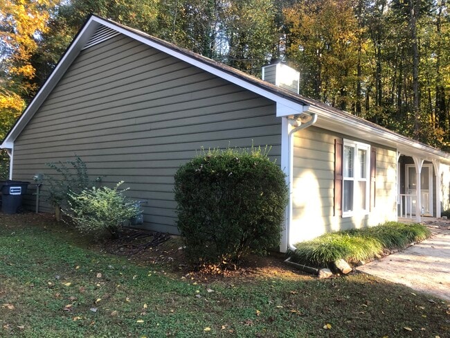 Building Photo - 4067 Coopers Hill Dr SE