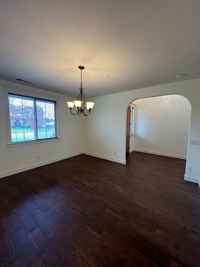 Building Photo - 14816 Huckleberry Dr
