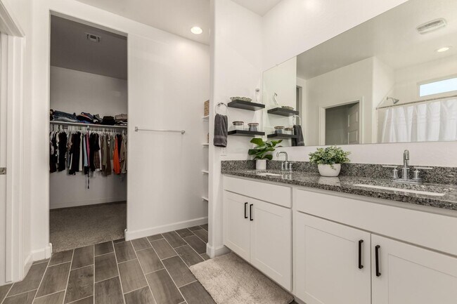 Building Photo - 1714 W Starfire Ave