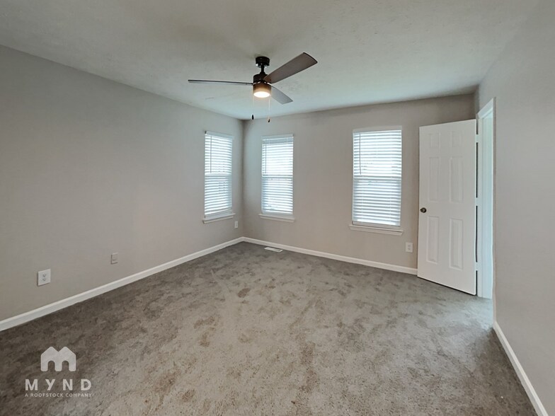 Building Photo - 528 Crestridge Ct