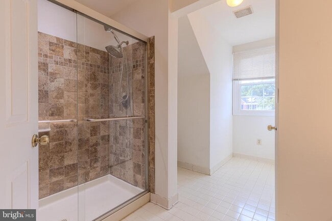 Building Photo - 3929 Sunflower Cir