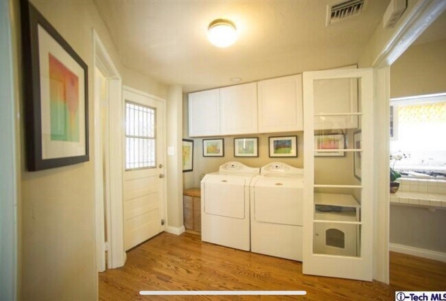 Building Photo - 1000 WESTMONT DR