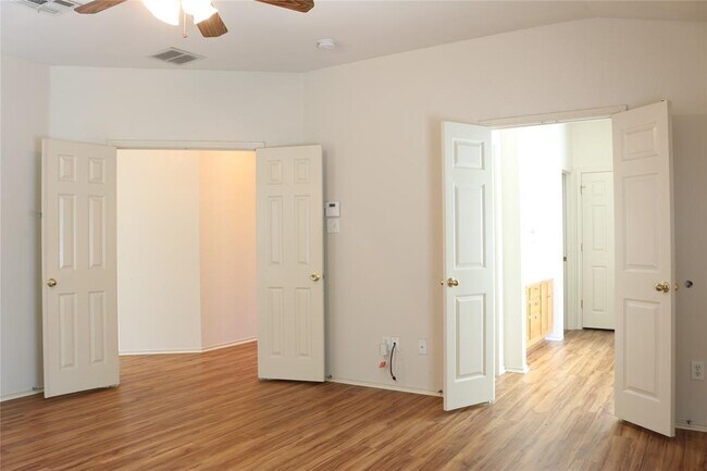 Building Photo - 1811 W Pflugerville Pkwy