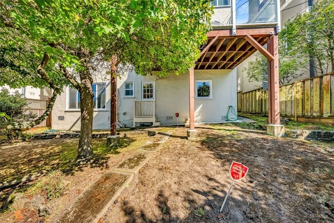 Building Photo - Gorgeous Golden Gate Heights home with gar...