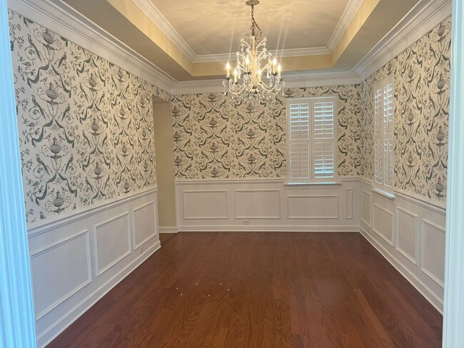 Building Photo - MARKET COMMON - 3 BEDROOM, 2.5 BATH HOME A...