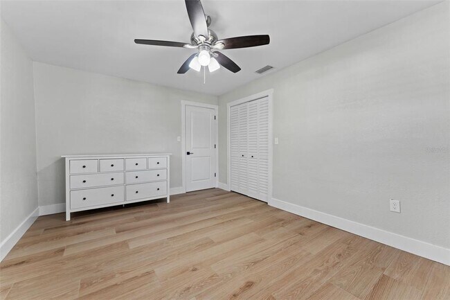 Building Photo - 1664 Sharon Way