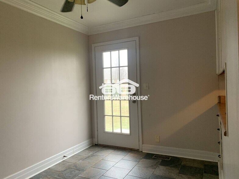 Building Photo - 27849 Pinedale Rd