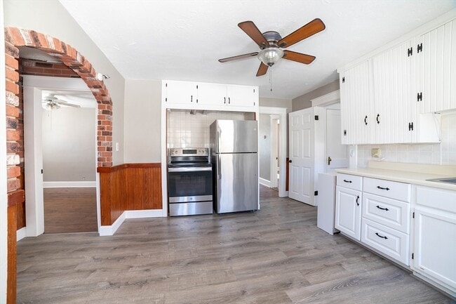 Building Photo - 5 Maple Ave