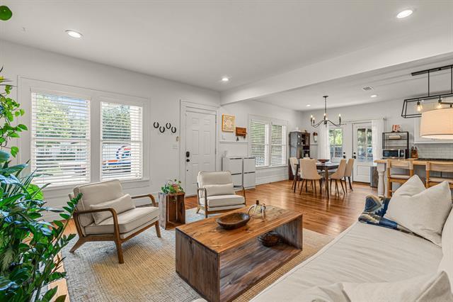 Building Photo - 2200 Hurley Ave