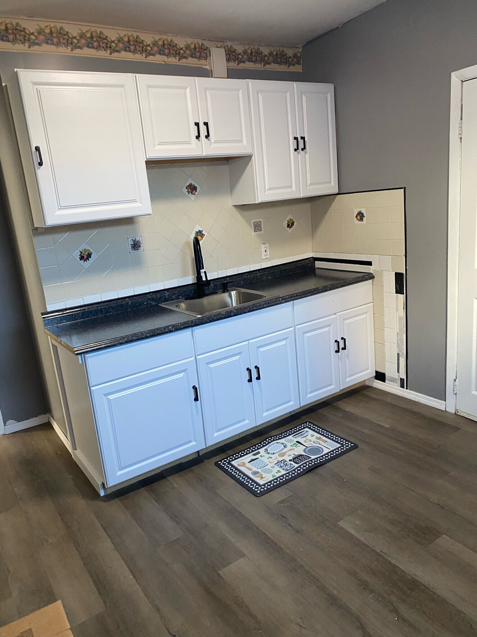 Building Photo - 421 Halsted St