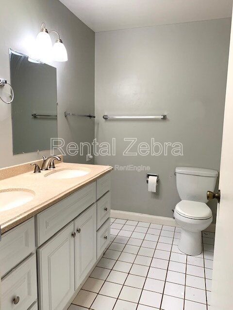 Building Photo - 1470 Creekside Dr