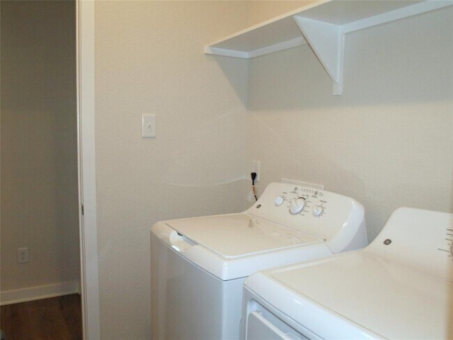 Building Photo - 4078 Estes Ct