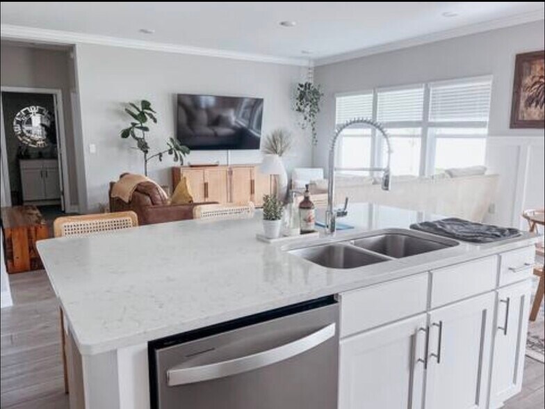 Building Photo - 290 Granite Ave