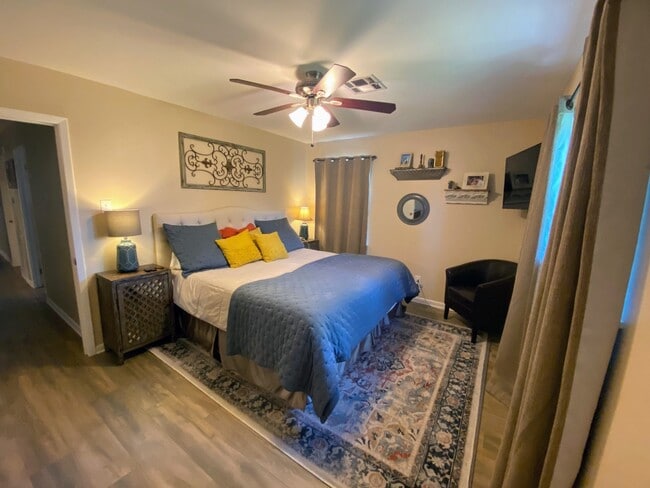 Building Photo - 4111 Hill Oak Dr