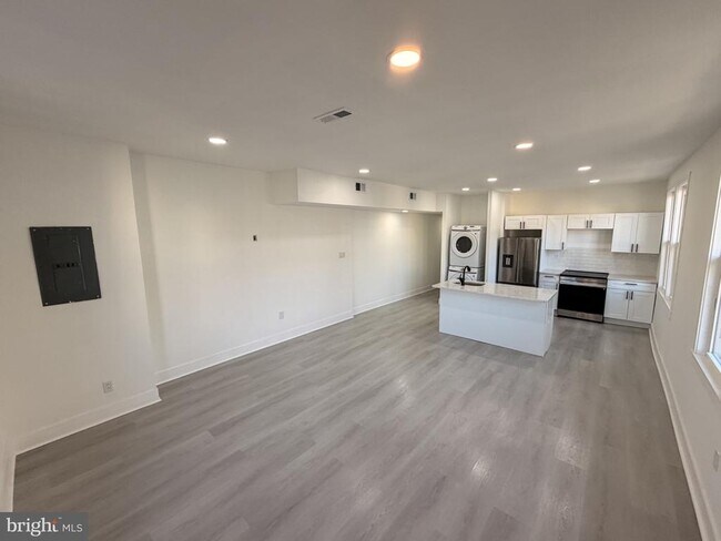 Building Photo - 1621 N 33rd St