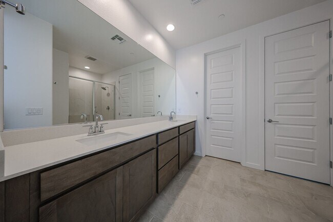 Building Photo - 4-Bedroom Home in Mystic at Lake Pleasant