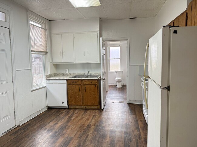 Building Photo - 225 N 3rd St