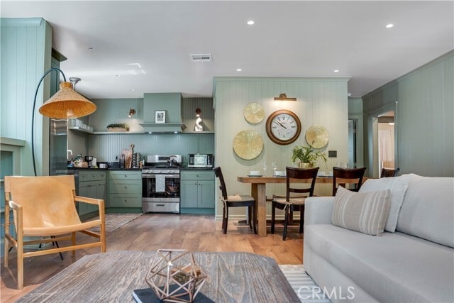 Building Photo - 1351 Seward St