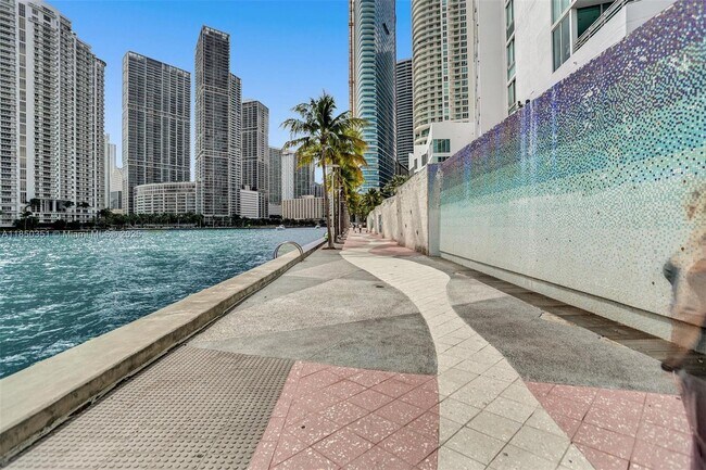 Building Photo - 335 S Biscayne Blvd