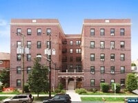 Building Photo - 855 Broad B2