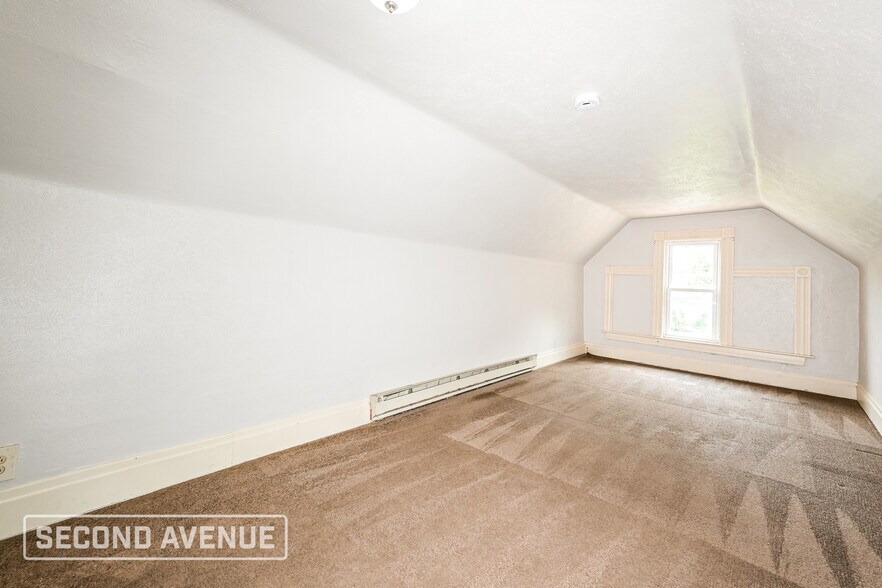 Building Photo - 802 Dubois St