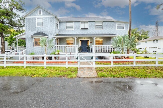 Building Photo - 244 Lexington Dr