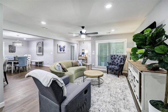 Building Photo - 7926 Ridgeview Dr