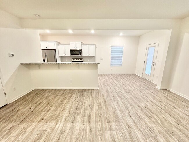 Building Photo - 3 br Paired Home minutes from I-77 and I-40 READY NOW - FEBRUARY SPECIAL